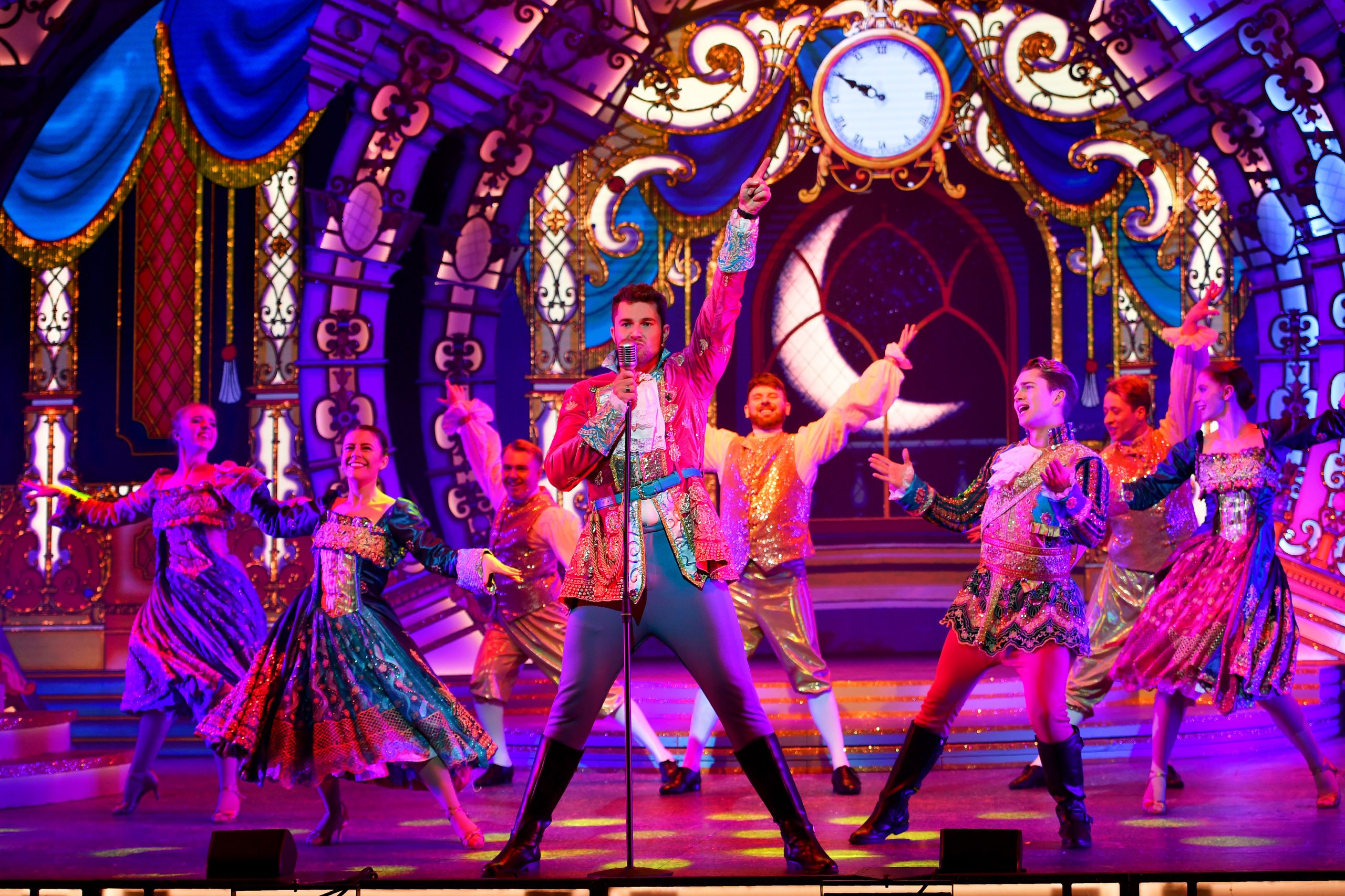 Review Cinderella A Panto To Be Proud Of A Must See Dress Circle Antics